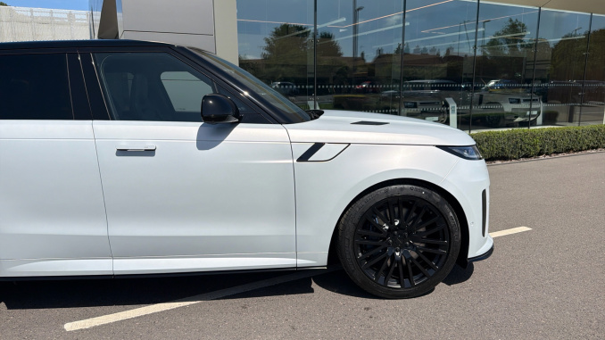 Land Rover Range Rover Sport 4.4 P635 V8 SV Ultimate Edition 5dr Auto Petrol Estate - Image 52